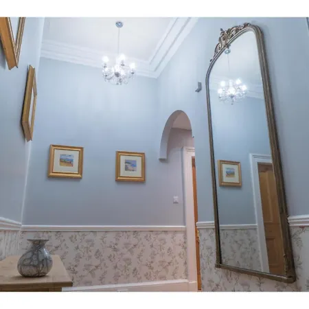 Wonderfully Located Flat In Marchmont,
