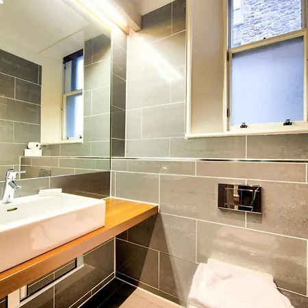 Amazing Views! North Bank Street Luxury Apartment