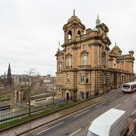 Amazing Views! North Bank Street Luxury *