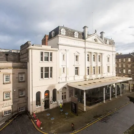 Altido 2bed Flat In Heart Apartment