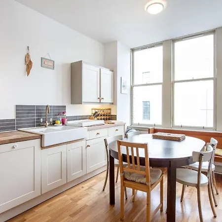 Spacious Frederick Street Flat Heart Of The Centre Apartment Edinburgh