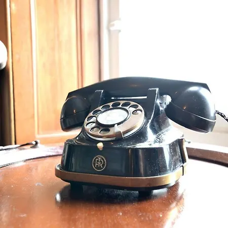 Joivy Classic With Castle Views In Old Town *