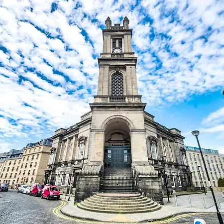 Altido Cool St Stephen Street - Prime New Town Location *