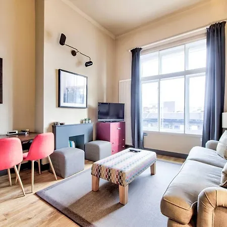 Stylish City Centre Apt W Castle View & Lift
