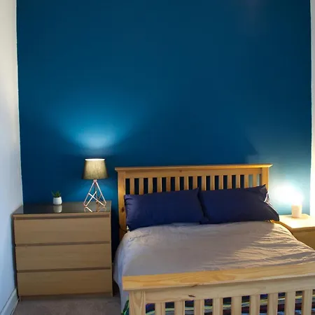 1 Bedroom In Newington Daire