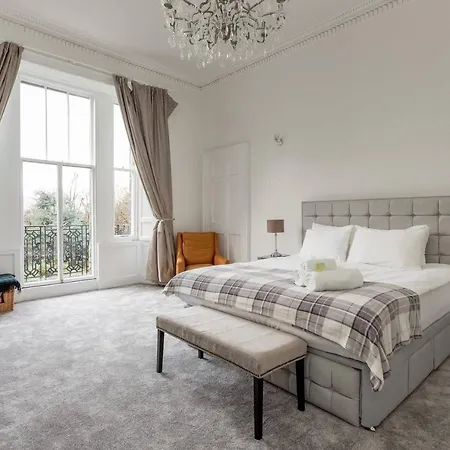 Luxury 5bd Townhouse W Private Garden&cinema * אדינבורו