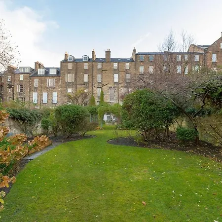 Luxury 5bd Townhouse W Private Garden&cinema *