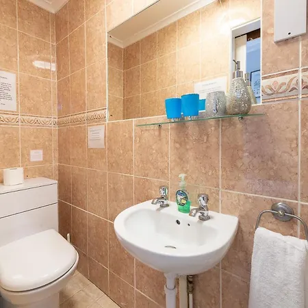 Caledonian Guest house 3*