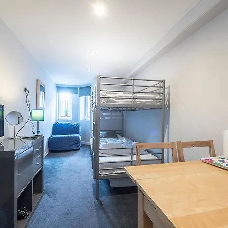 Caledonian Guest house 3*