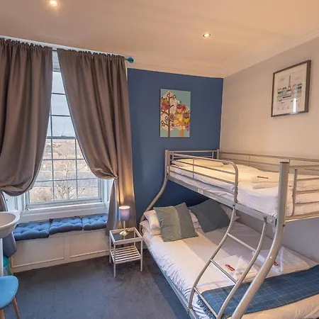 Caledonian Guest house 3*
