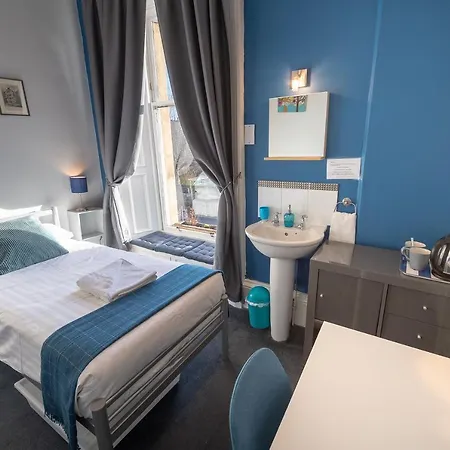 Caledonian Guest house 3*