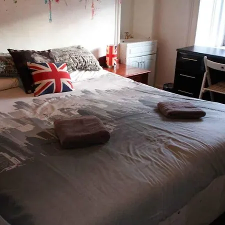 Gilmore Guest House 3*