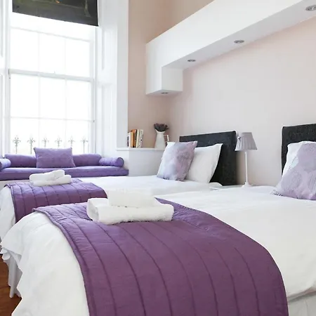 Claremont Crescent Apartament *