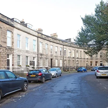 Claremont Crescent Apartament