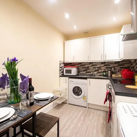 City Centre Retreat ✰ Great Location✰ Free Parking Apartamento