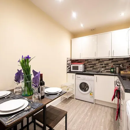City Centre Retreat ✰ Great Location✰ Free Parking Apartamento