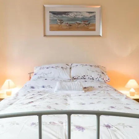 Stylish & Central! Stunning Old Town Flat דירה אדינבורו