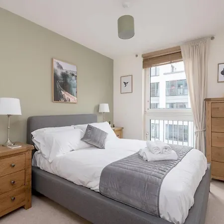 Altido Ultra Stylish 2 Bed, 2 Bath With Balcony And Parking 爱丁堡