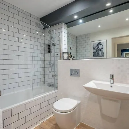 Apartamento Altido Ultra Stylish 2 Bed, 2 Bath With Balcony And Parking Edimburgo