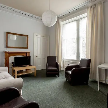 Altido Spacious 3-bed By The Meadows Apartment *