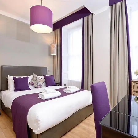 Daire Destiny Scotland Charlotte Square