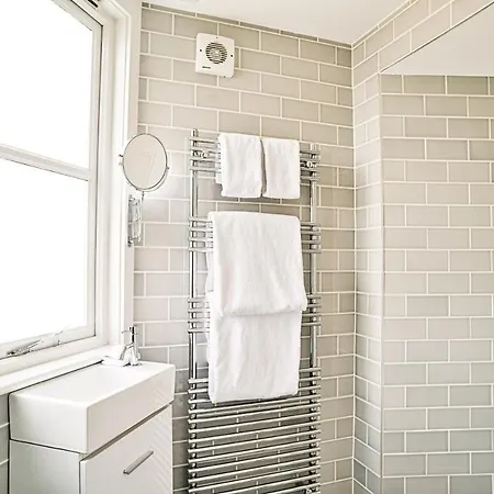 Joivy Luxury Flats On George Street *