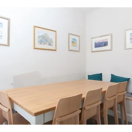 Large 5br House For 10 Near Murrayfield * Edinburgh