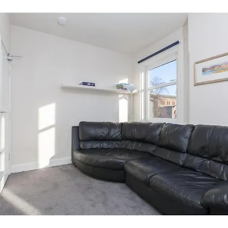Large 5br House For 10 Near Murrayfield Edinburgh