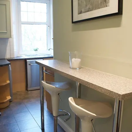 2 Bedroom Near Murrayfield * إدنبرة