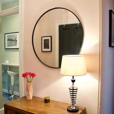 2 Bedroom Near Murrayfield شقة إدنبرة