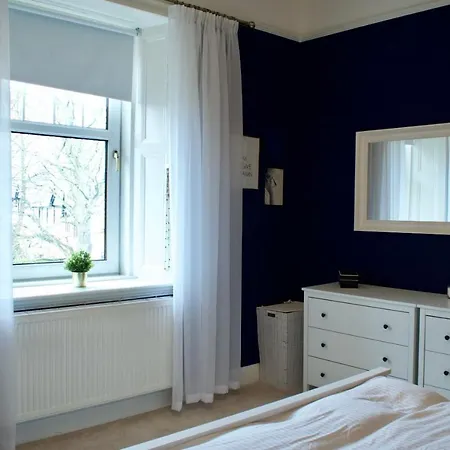 2 Bedroom Near Murrayfield شقة