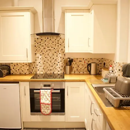 Bright 3 Bedroom Central
