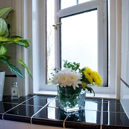 2 Bedroom Near Murrayfield شقة