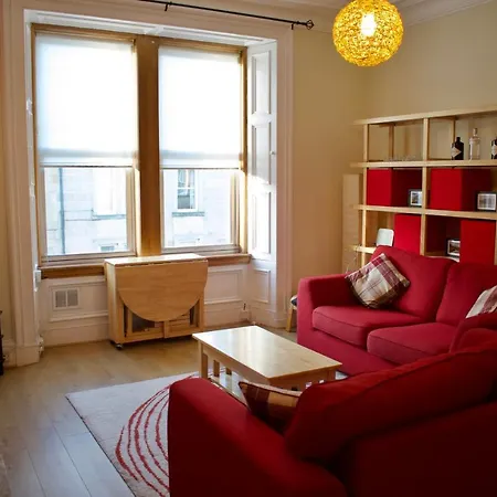 Bright 3 Bedroom Central *