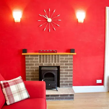 Bright 3 Bedroom Central *