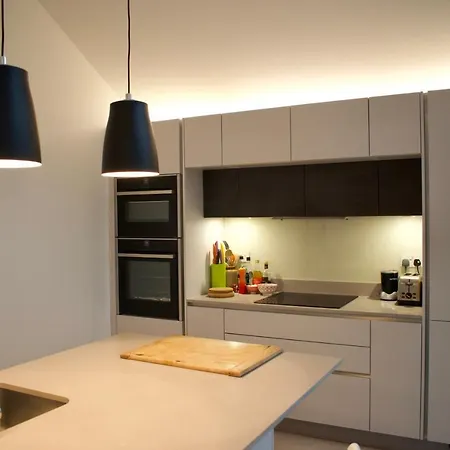 Elegant Eco Glass House Edinburgh