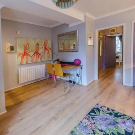 Joivy Stylish Castle View Flat With Balcony Apartament *