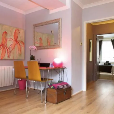 Apartament Joivy Stylish Castle View Flat With Balcony