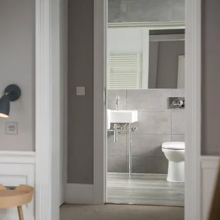 Joivy Spacious Close To Princes Street * Edinburg