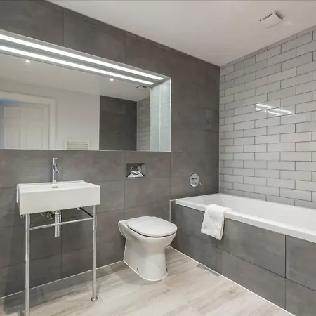 Joivy Luxurious 2br Near Haymarket Station