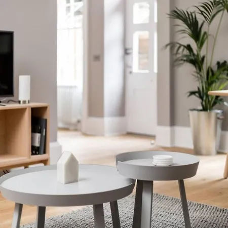 Joivy Luxurious 2br Near Haymarket Station * Edinburgh