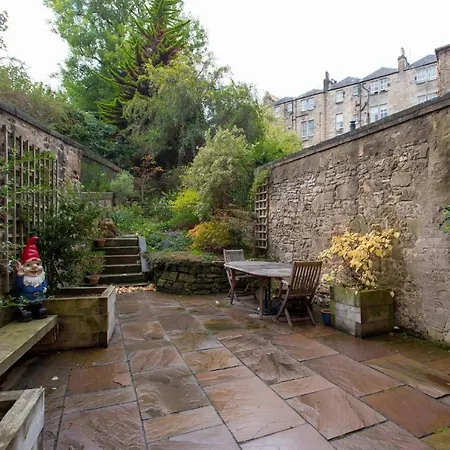 Daire Bright & Spacious Classic West End