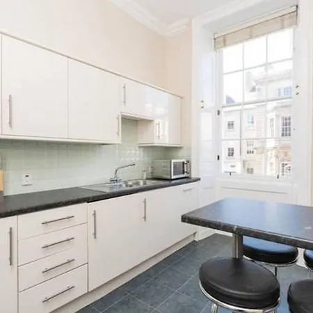 Altido Amazing Hanover St Apt In Centre 2br, 2bath *