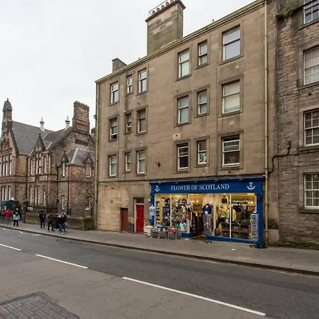 5* Bohemian Gem On The Royal Mile * אדינבורו