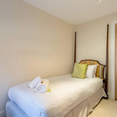 Altido Spacious 3br Mews House Behind Calton Hill Holiday home *