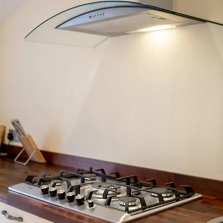 Holiday home Altido Spacious 3br Mews House Behind Calton Hill Edinburgh