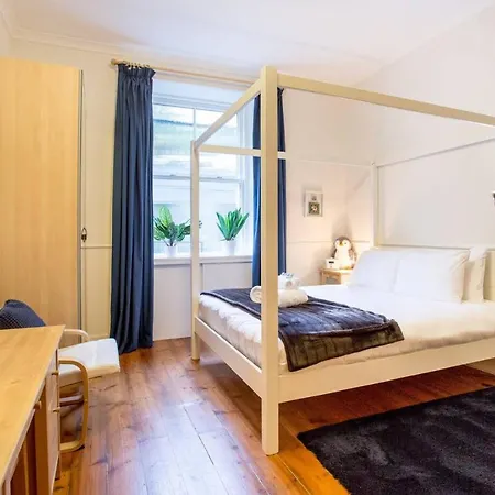 Bright & Spacious Classic West End * Edinburgh