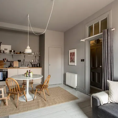 5* Bohemian Gem On The Royal Mile דירה אדינבורו