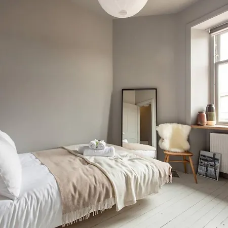 5* Bohemian Gem On The Royal Mile *