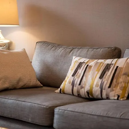 Penthouse With Elevator & Parking * Edimburgo